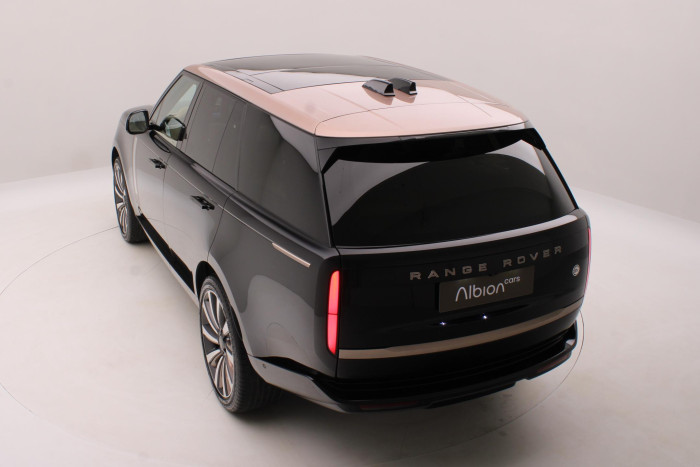 Land Rover Range Rover SV P615 SWB