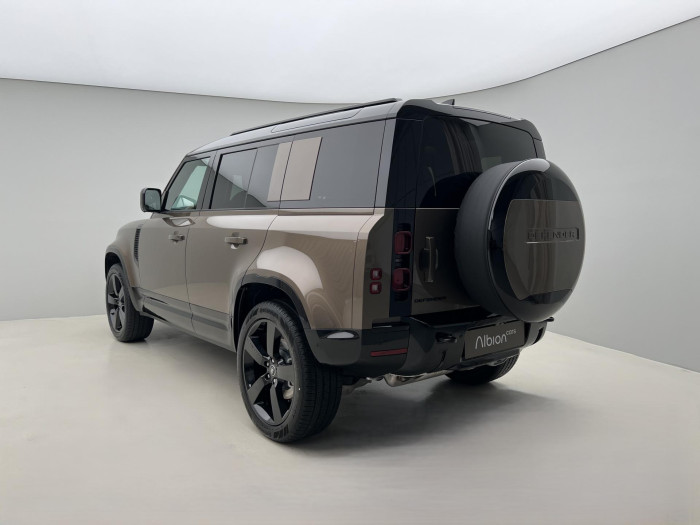 Land Rover Defender 110 D300 X-DYN. HSE REZERVACE 3.0 d