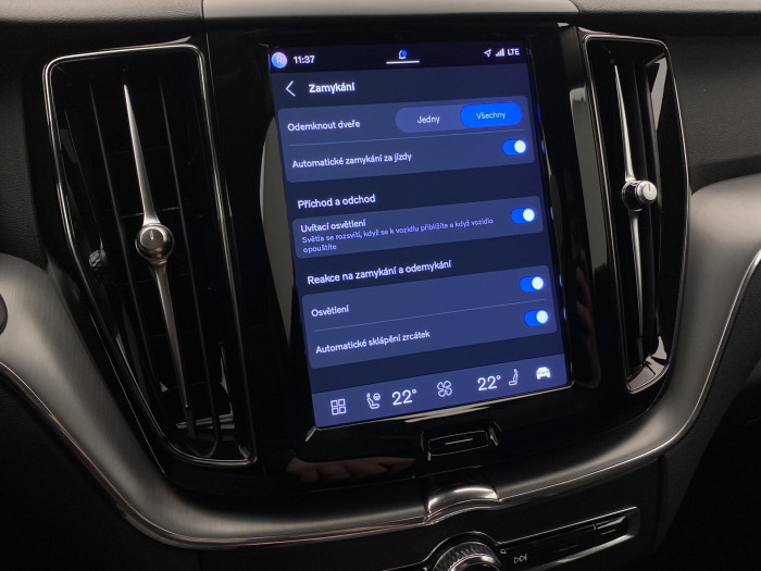 Volvo XC60 B4 AWD CORE AUT CZ