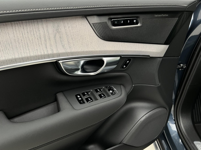 Volvo XC90 B5 AWD AUT BRIGHT PLUS 7-míst