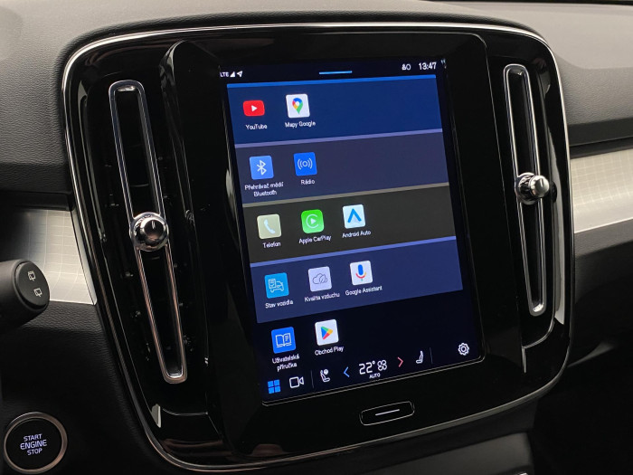 Volvo XC40 B3 DARK PLUS AUT CZ