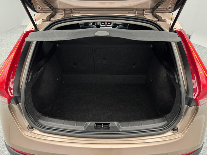 Volvo V40 CC T5 AWD SUMMUM AUT CZ 2.5 CC CC Summum