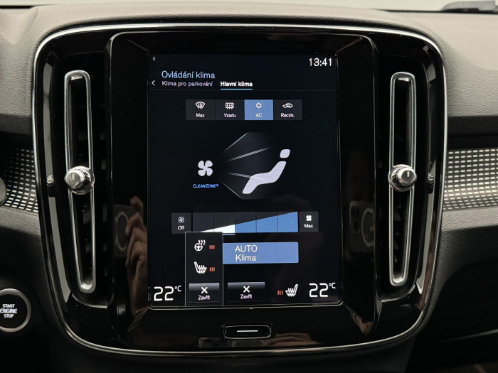 Volvo XC40 T3 R-DESIGN AUT CZ REZERVACE