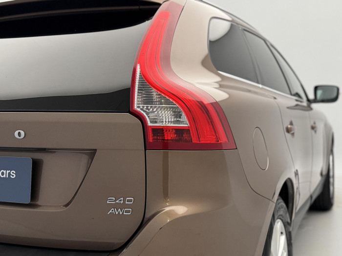 Volvo XC60 2.4D AWD SUMMUM AUT CZ 2.4 d Summum