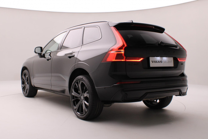 Volvo XC60 B5 AWD R-DESIGN AUT CZ