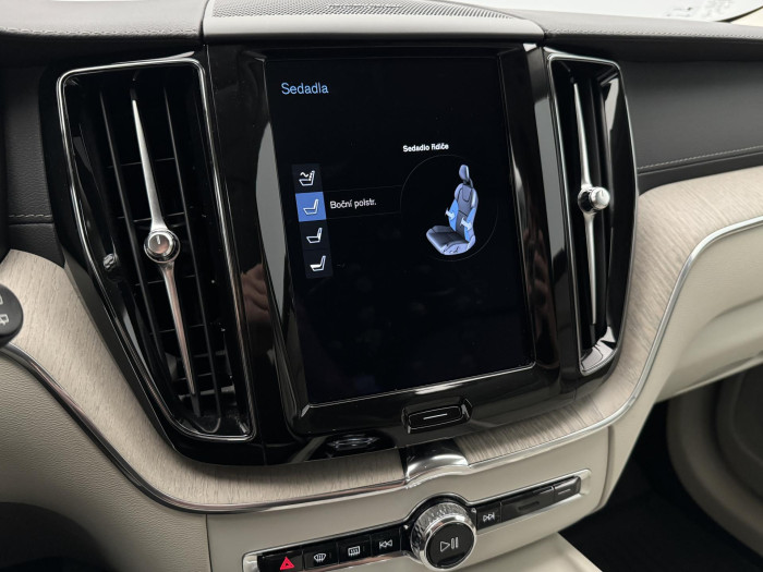 Volvo XC60 B5 AWD INSCRIPTION CZ 1.maj