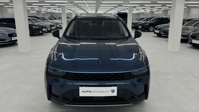 Lynk & Co 01 PHEV DCT AUT 1.maj. REZERVACE