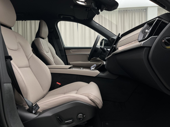 Volvo XC90 T8 AWD RECHARGE DARK PLUS AUT