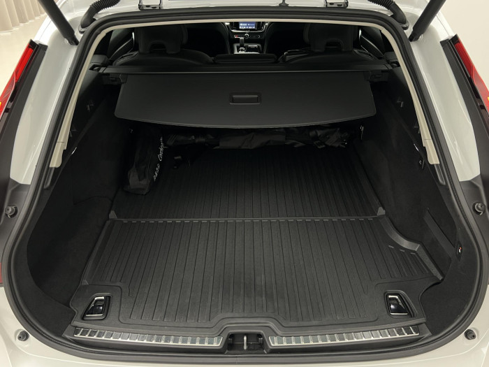 Volvo V90 T6 AWD RECHARGE PLUS DARK AUT