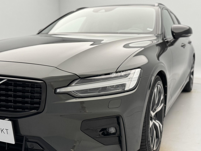 Volvo V60 B4 R-DESIGN AUT REZERVACE
