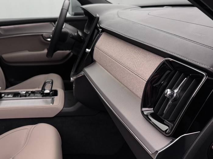 Volvo XC90 B5 AWD CORE AUT CZ 1.maj