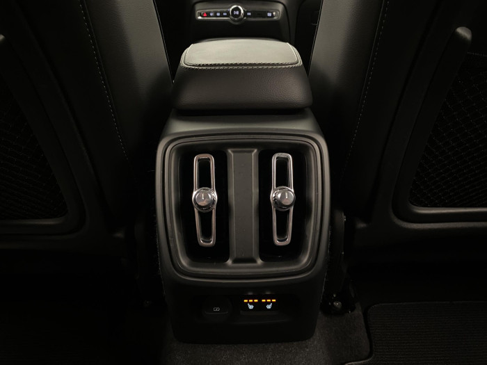 Volvo XC40 B4 AWD INSCRIPTION AUT CZ