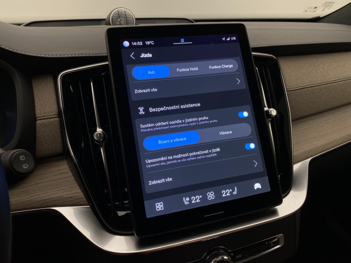 Volvo XC90 T8 AWD RECHARGE REZERVACE