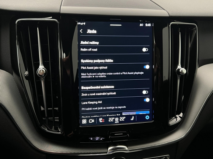 Volvo XC60 B5 AWD BLACK EDITION AUT CZ 2.0 Edition