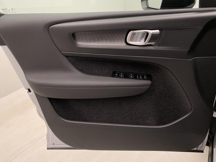 Volvo XC40 T3 R-DESIGN AUT 1.maj.