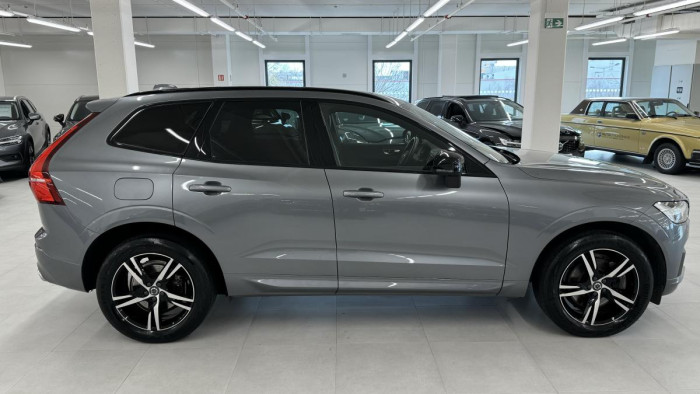 Volvo XC60 B4 AWD R-DESIGN REZERVACE