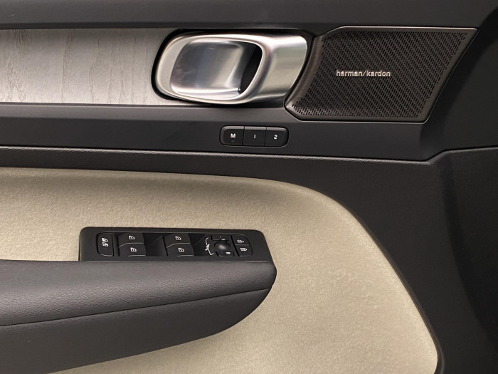 Volvo XC40 B4 DARK ULTRA AUT CZ