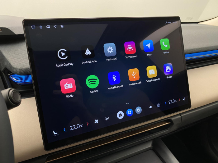 Lynk & Co 08 MORE PHEV