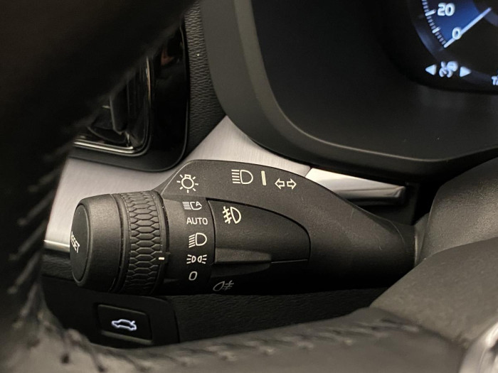 Volvo XC60 D4 MOMENTUM PRO AUT REZERVACE 2.0 d Momentum
