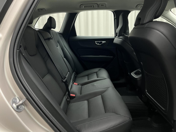 Volvo XC60 B4 AWD AUT DARK PLUS