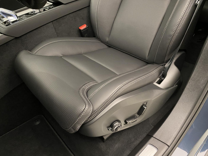 Volvo XC90 B5 AWD BLACK EDITION ULTRA 7 2.0 Edition