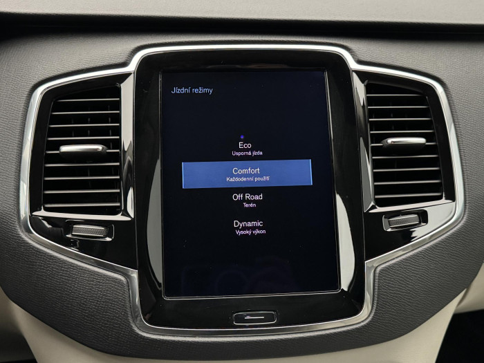 Volvo XC90 D5 AWD INSCRIPTION AUT CZ 2.0 d