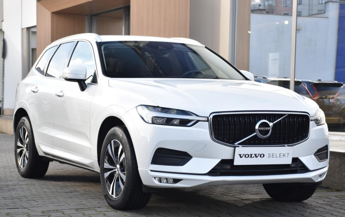 Volvo XC60 B4 AWD MOMENTUM REZERVACE 2.0 Momentum