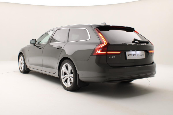 Volvo V90 B4 MOMENTUM AUT REZERVECE 2.0 Momentum