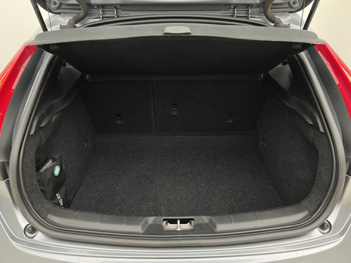 Volvo V40 CC D3 MOMENTUM 2.0 d CC CC Momentum
