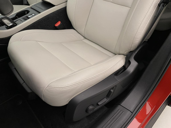 Volvo XC40 T4 MOMENTUM AUT REZERVACE 2.0 Momentum