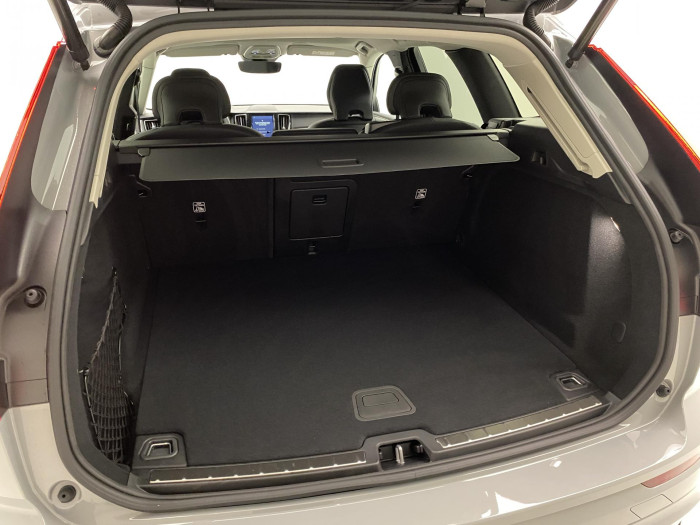 Volvo XC60 B5 AWD AUT DARK PLUS