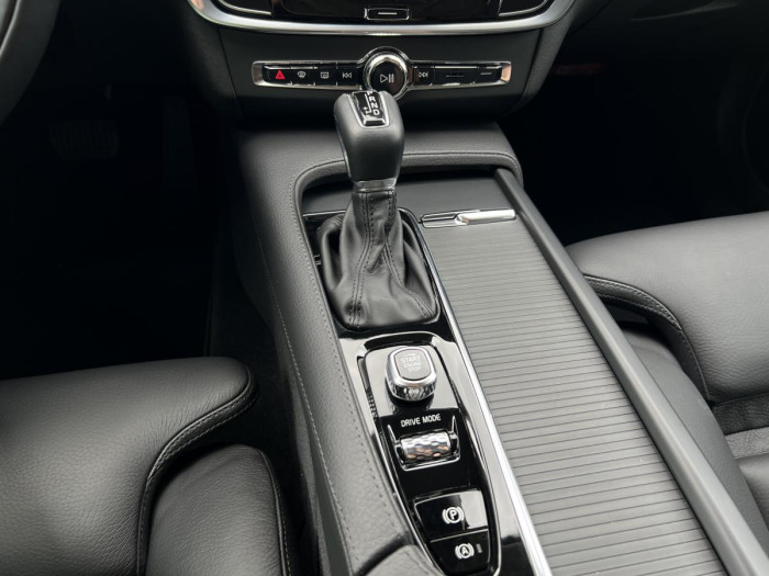 Volvo V90 D4 MOMENTUM PRO Aut 1.maj. 2.0 d Momentum