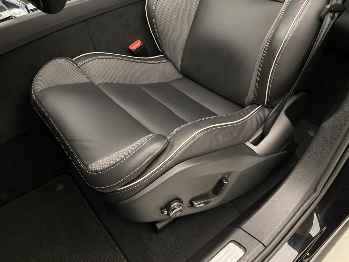 Volvo XC60 B5 AWD PLUS BLACK EDITION AUT