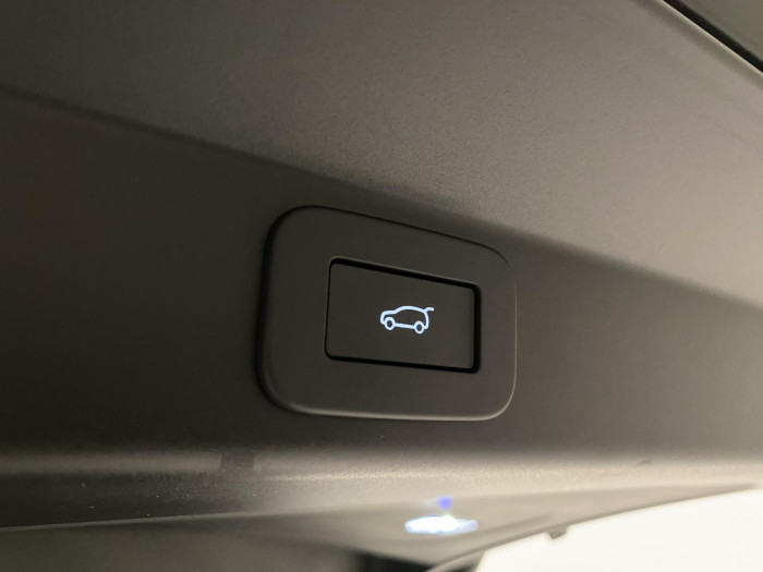 Land Rover Range Rover Sport D250 DYNAMIC SE AWD REZERVACE 3.0 d Dynamic SE