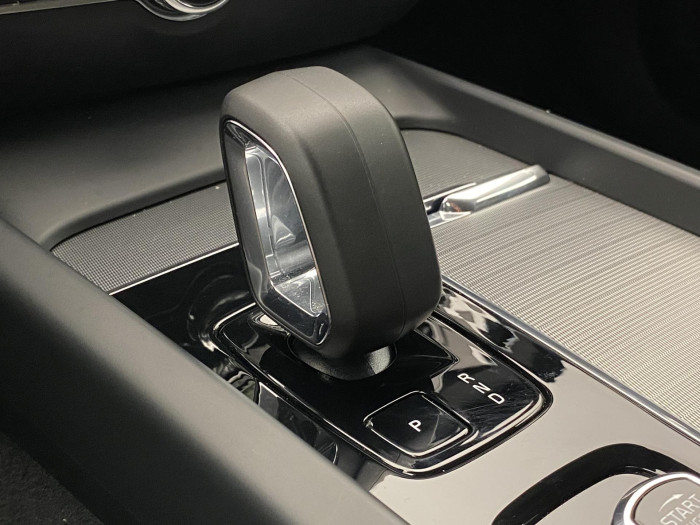 Volvo V60 B4 DARK PLUS AUT REZERVACE