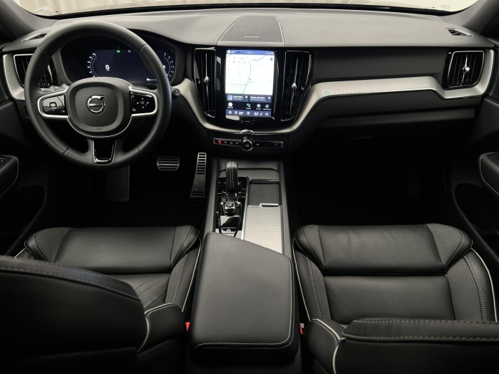 Volvo XC60 B5 AWD R-DESIGN AUT 1.maj.