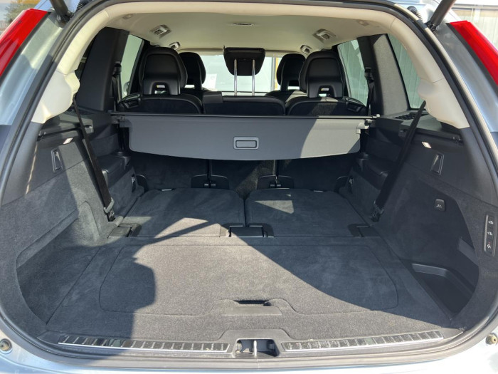 Volvo XC90 D5 AWD INSCRIPTION 7MÍSTNÁ Aut 2.0 d