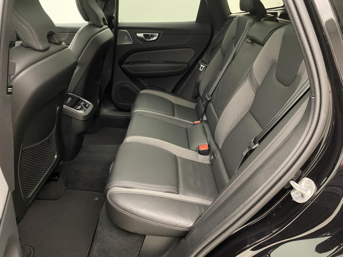 Volvo XC60 B5 AWD BLACK EDITION ULTRA 2.0 Edition