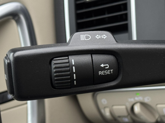 Volvo XC60 D4 AWD SUMMUM AUT REZERVACE 2.4 d Summum