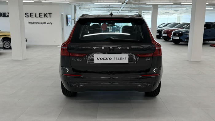 Volvo XC60 B4 MOMENTUM AUT REZERVACE 2.0 Momentum