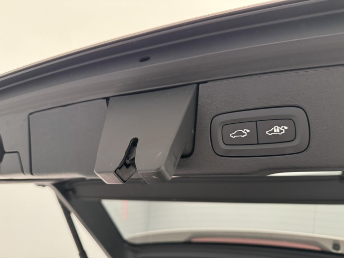 Volvo XC60 B4 AWD PLUS DARK AUT 1. maj