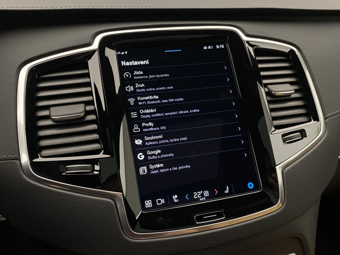 Volvo XC90 T8 AWD ULTRA DARK AUT CZ 7m