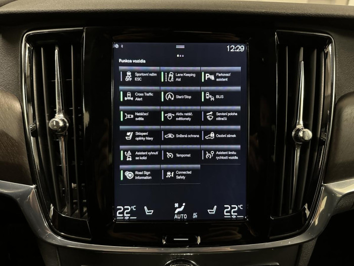 Volvo V90 CROSS COUNTRY T5 REZERVACE