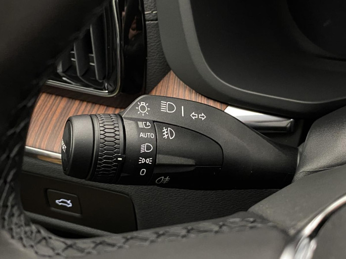 Volvo XC60 B4 AWD AUT DARK ULTIMATE