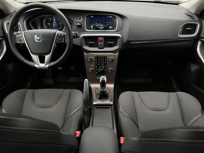Volvo V40 CC D3 MOMENTUM 2.0 d CC CC Momentum