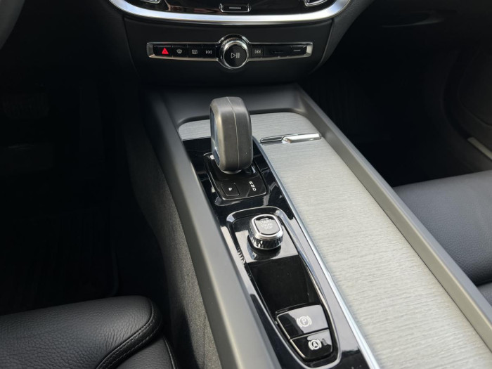 Volvo V60 CROSS COUNTRY B4 AWD Aut 1.maj