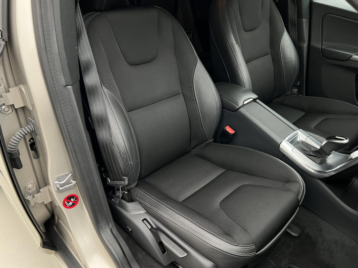 Volvo XC60 D4 AWD MOMENTUM AUT 2.4 d Momentum