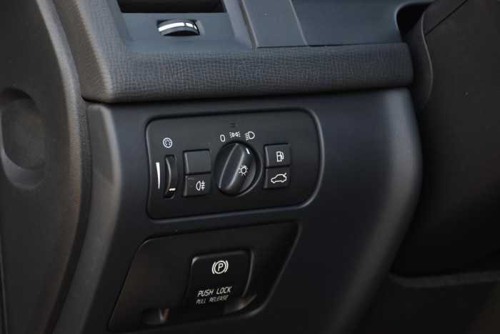 Volvo XC60 D5 AWD R-Design REZERVACE 2.4 d