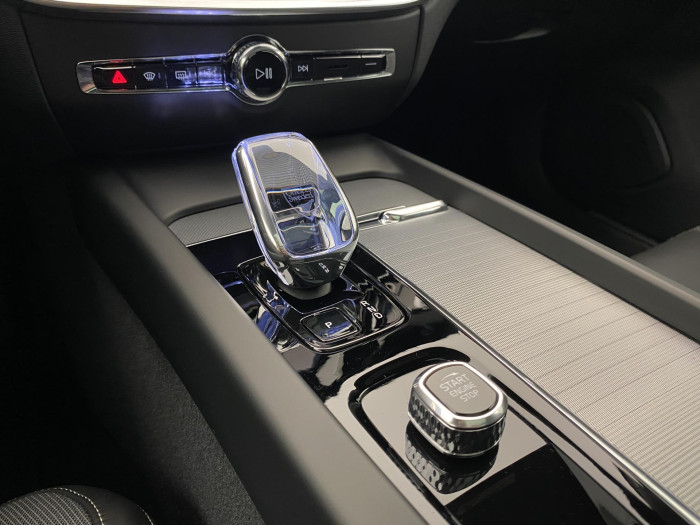 Volvo V60 B4 AUT DARK PLUS