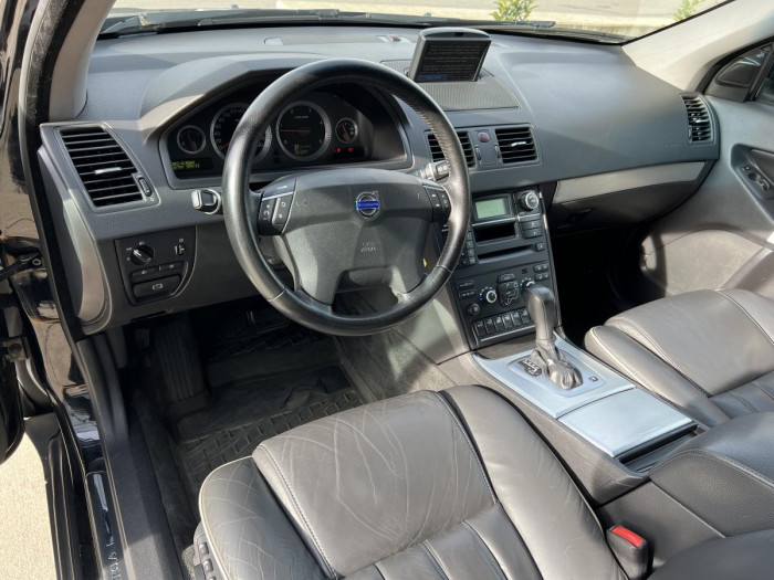 Volvo XC90 D5 AWD SUMMUM 7MÍSTNÁ 2.4 d Summum